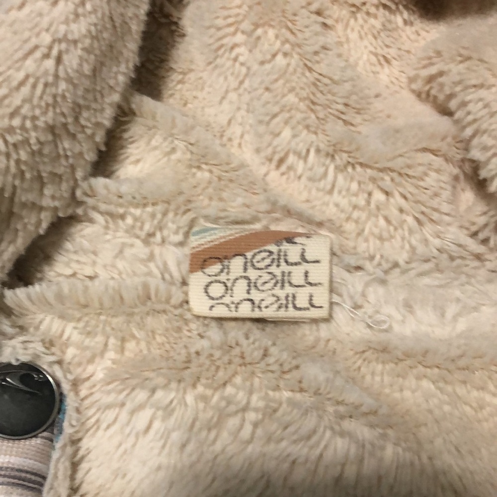 O’Neill fuzzy jacket - Picture 2 of 9